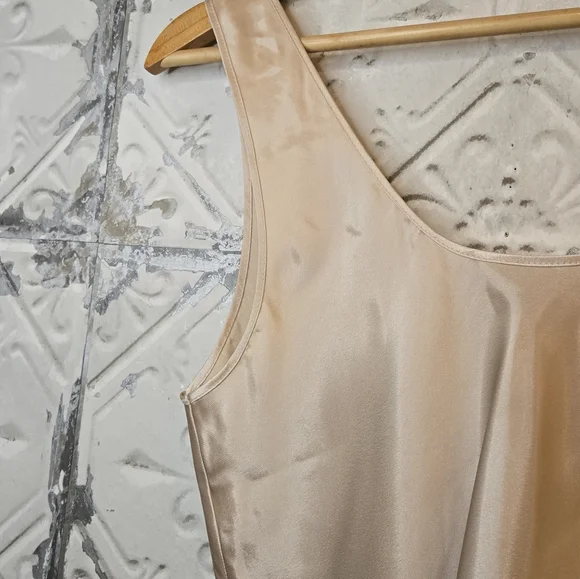 Vintage Orvis Sleeveless Satin Polyester Tank Top Champagne Gold Shade Size M - Picture 5 of 11